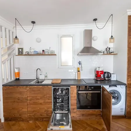 Contemporain Renove Dans Le Centre De Apartment Paris